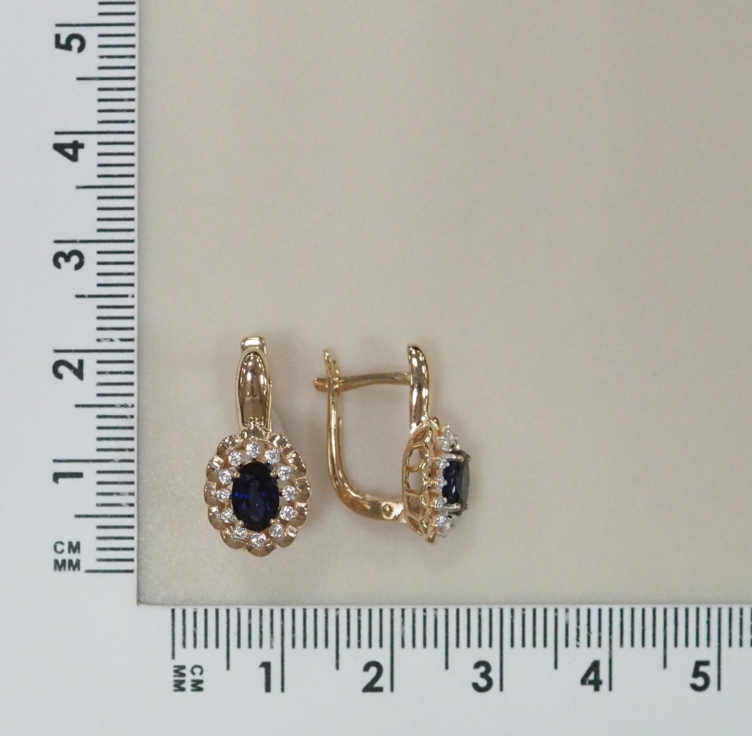 Серебряные серьги с сапфирами